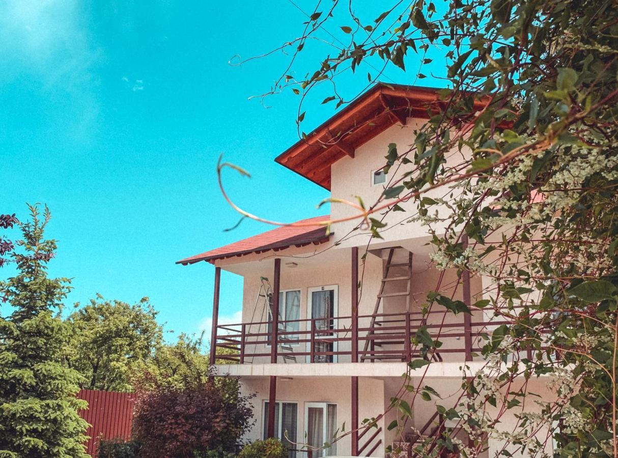 Guest House Leto Dolinka Ngoại thất bức ảnh