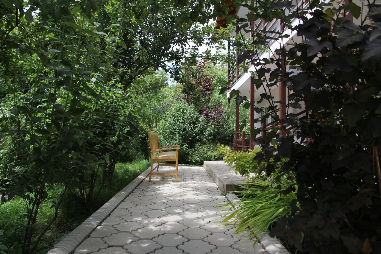 Guest House Leto Dolinka Ngoại thất bức ảnh