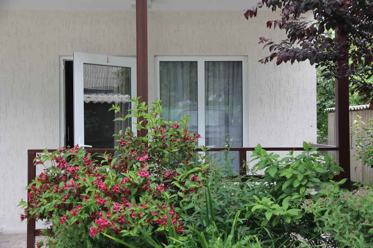 Guest House Leto Dolinka Ngoại thất bức ảnh