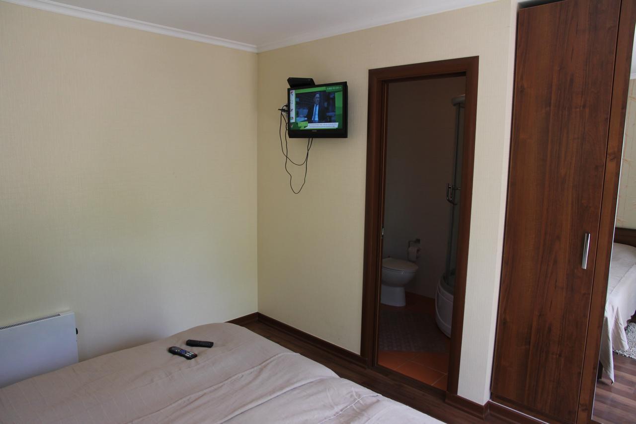 Guest House Leto Dolinka Ngoại thất bức ảnh