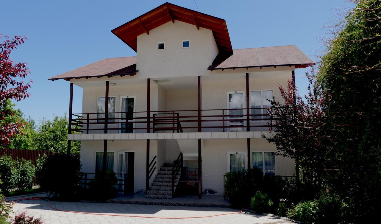 Guest House Leto Dolinka Ngoại thất bức ảnh