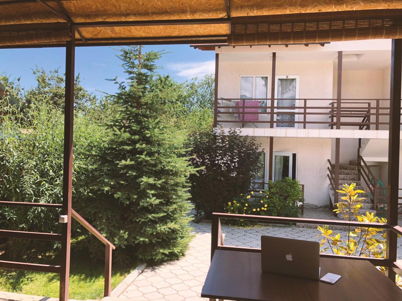Guest House Leto Dolinka Ngoại thất bức ảnh
