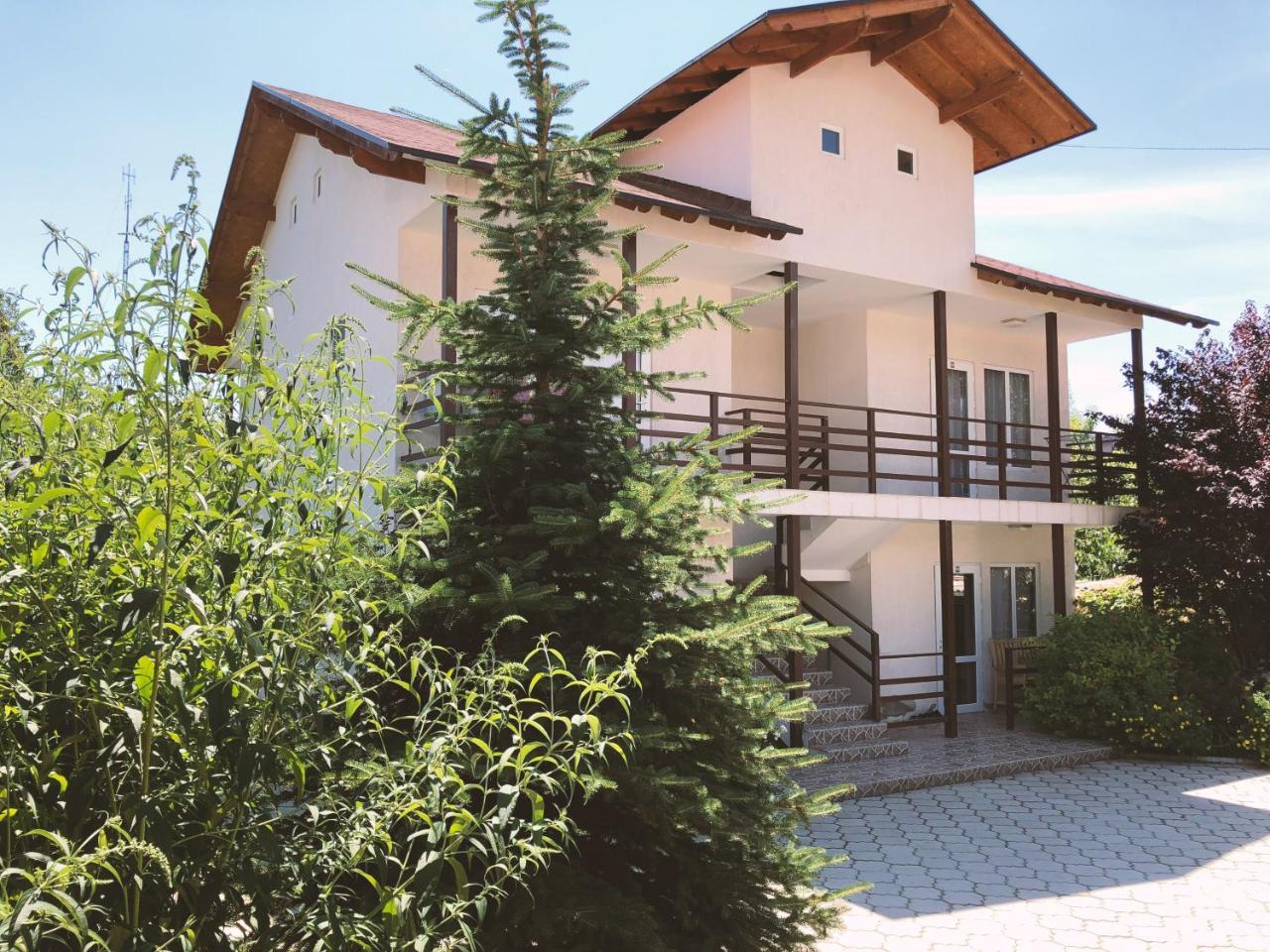 Guest House Leto Dolinka Ngoại thất bức ảnh